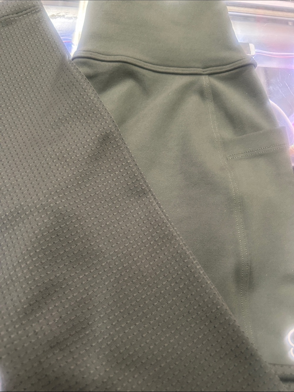 bombshell sportswear M Olive Green Active Leggings